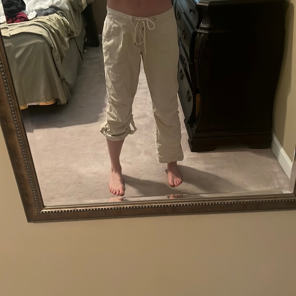 EUC gap stretch rollup pants pale khaki size small